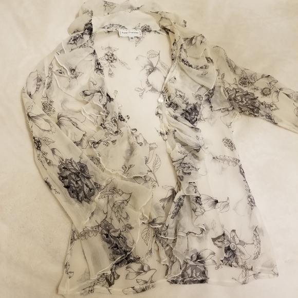 Elegant and feminine blouse by Anne Fontaine - Picture 6 of 7